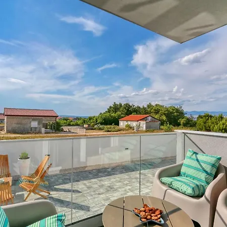 Апартаменты Luxury Apartments Hills Вир