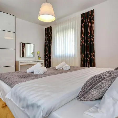 Апартаменты Luxury Apartments Hills