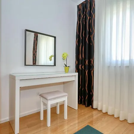 Luxury Apartments Hills דירה *