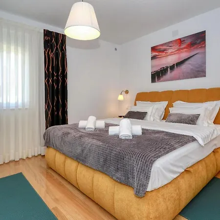Luxury Apartments Hills Apartmán Vir