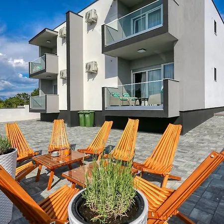 Luxury Apartments Hills *